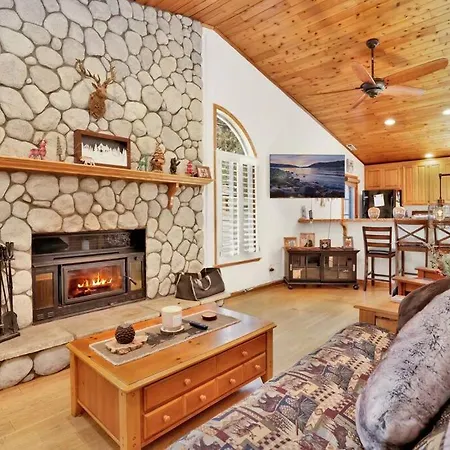 Bearadise Cabin- Adorable Single Level Retreat
